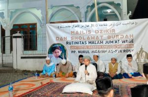 Rutinitas Malam Jumat Wage PP. Nurul Hidayah Giatkan Pembacaan Qosidah Burdah