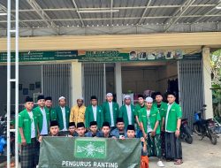 PR NU se-Kecamatan Kokop Bersama Banom NU Berbagi Takjil kepada Masyarakat